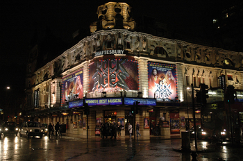 
　Rock Of Agesを上演中しているShaftesbury Theatre.JPG